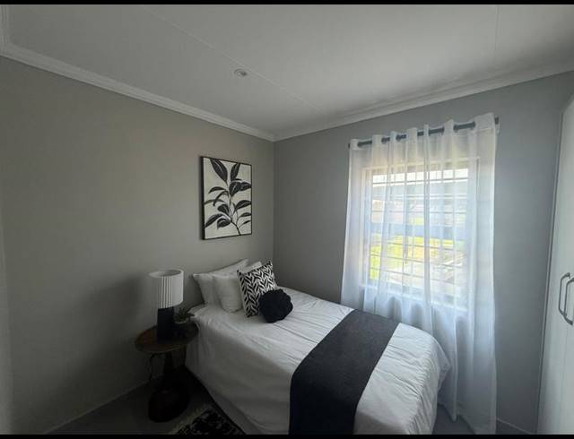 3 BEDROOM TOWNHOUSE FOR SALE IN COSMO CITY